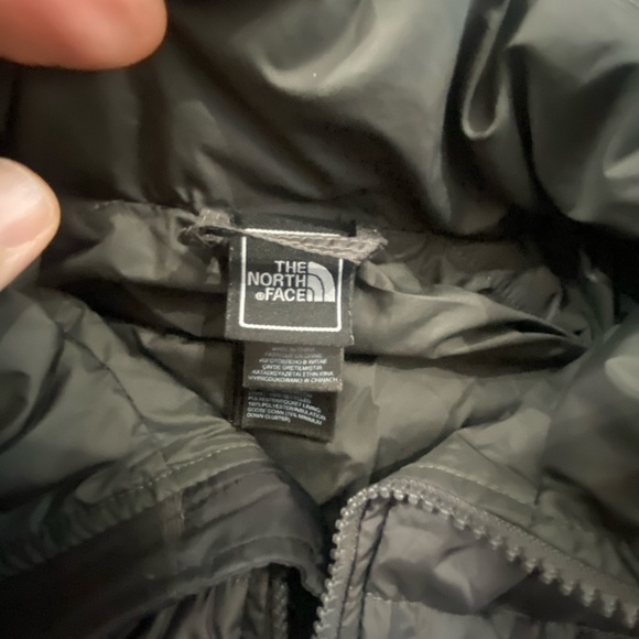 The North Face youth puffer - Picture 2 of 6